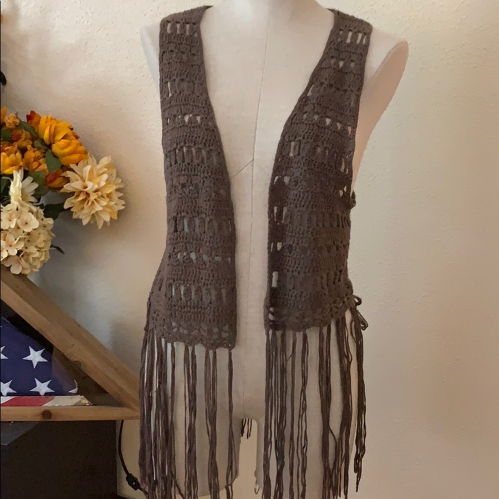 Buckle Daytrip Crochet Vest Large